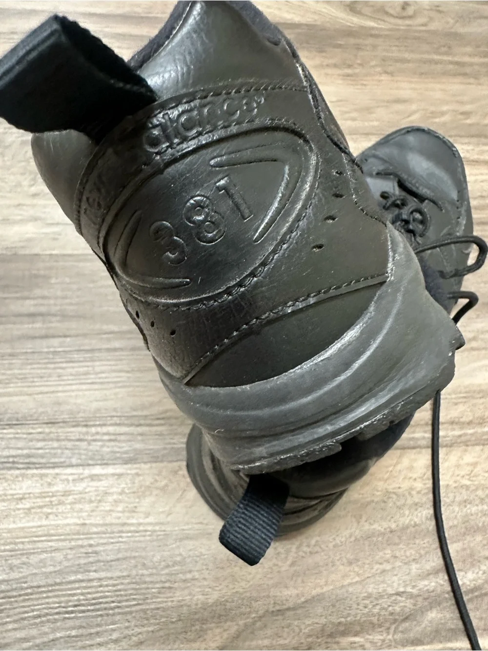 New Balance 381 Black Sneakers